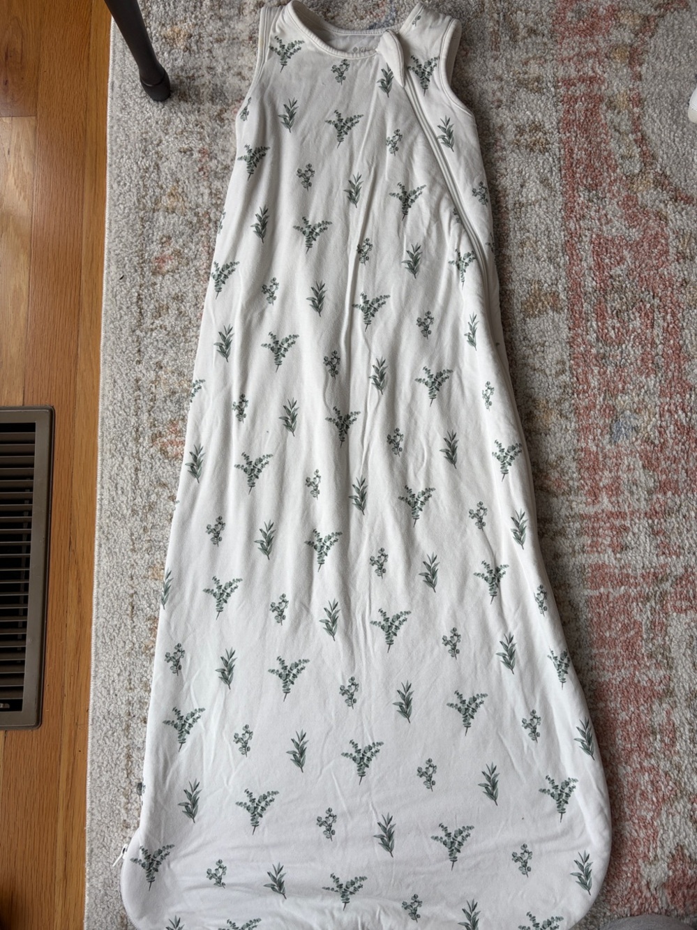 Kyte BABY large Cream Sleeveless Sleep Sack with Green Leaf Print 1.0 TOG